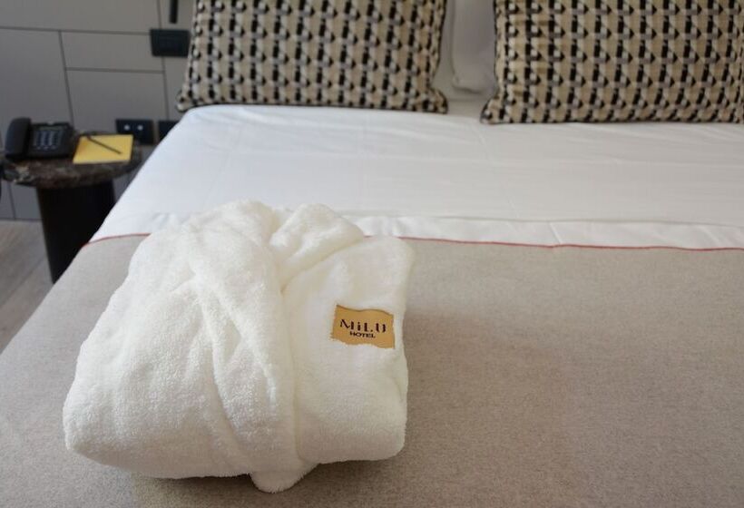 Quarto Deluxe com Balcão, Milu Florence