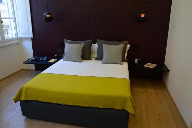 Quarto deluxe, Milu Florence