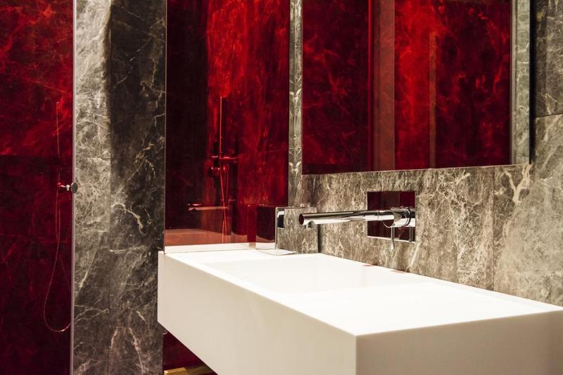 Quarto deluxe, Milu Florence