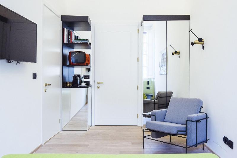 Quarto Superior Individual, Milu Florence