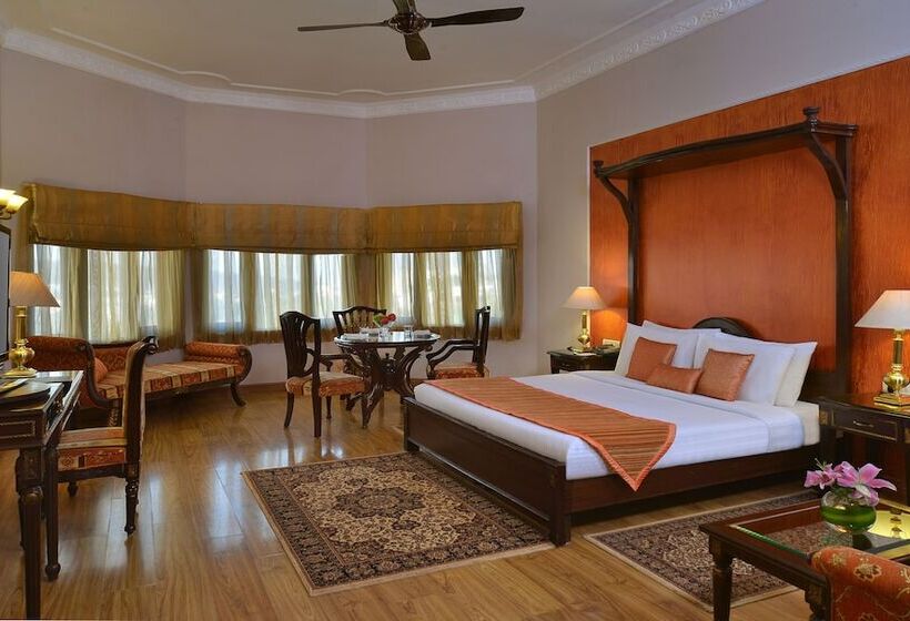 Номер Премиум, Noor Us Sabah Palace