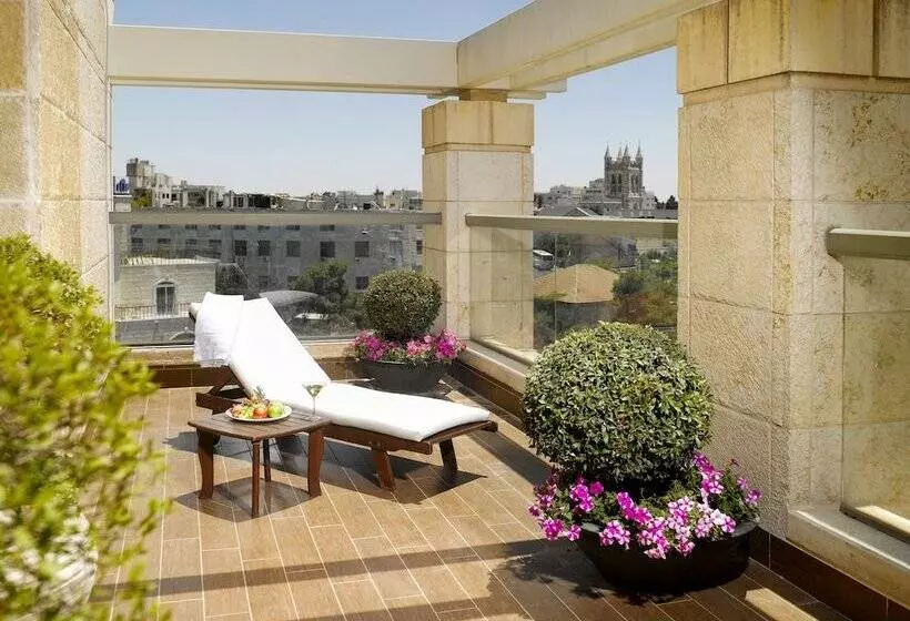 Superior-huone, Olive Tree