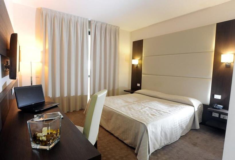 חדר סטנדרט לארבעה, Palace Inn Rome Fiano