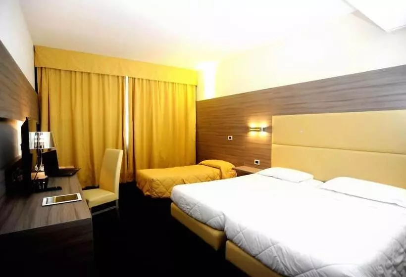 اتاق استاندارد چهار تخته, Palace Inn Rome Fiano