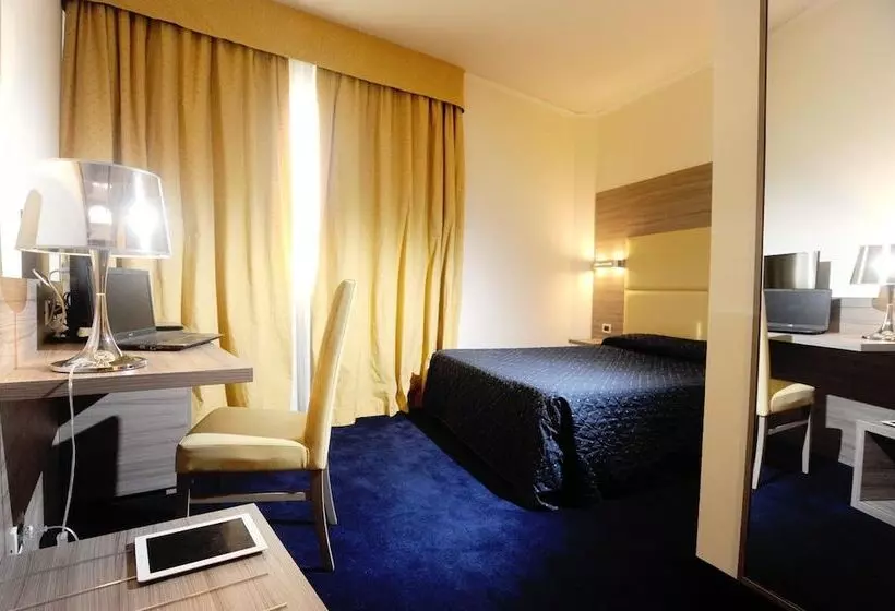 اتاق استاندارد چهار تخته, Palace Inn Rome Fiano