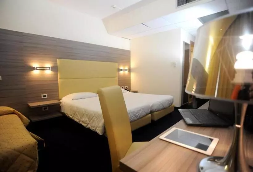 اتاق استاندارد سه نفره, Palace Inn Rome Fiano
