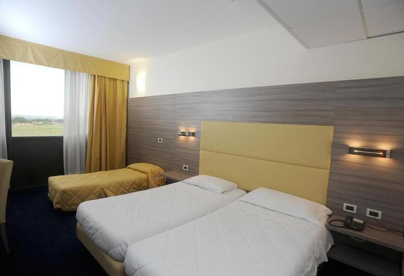 Номер Стандарт Трехместный, Palace Inn Rome Fiano