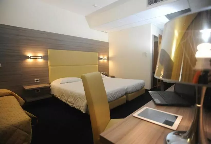 اتاق استاندارد سه نفره, Palace Inn Rome Fiano