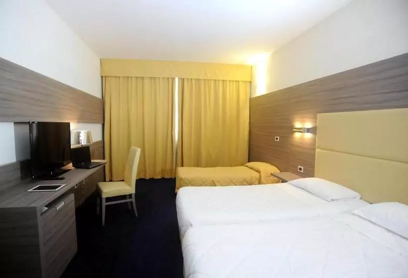 اتاق استاندارد چهار تخته, Palace Inn Rome Fiano