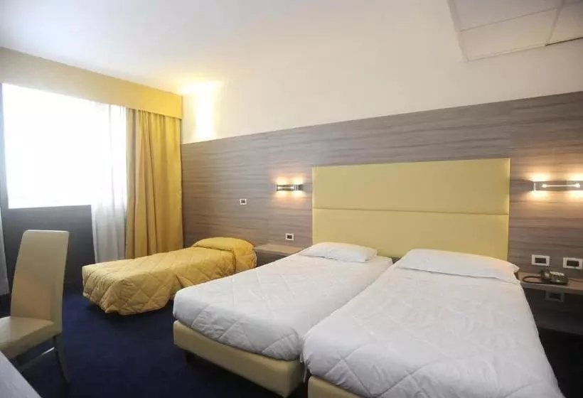اتاق استاندارد چهار تخته, Palace Inn Rome Fiano