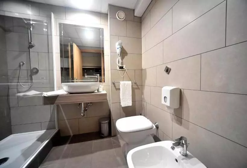 اتاق استاندارد چهار تخته, Palace Inn Rome Fiano