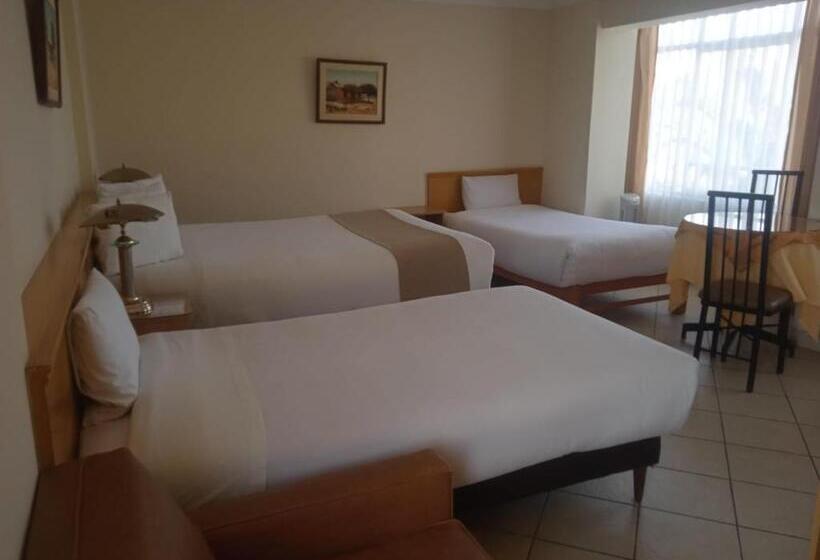 חדר משפחתי, Premier