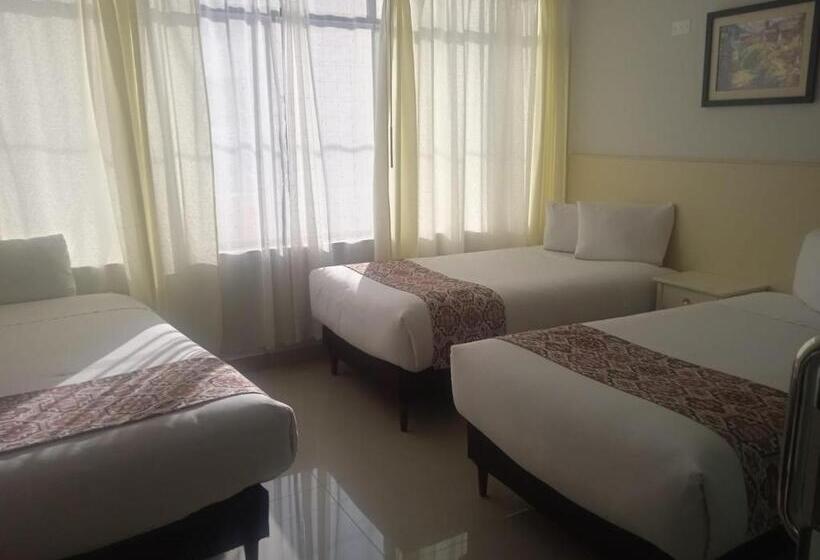 חדר סטנדרט לשלושה, Premier