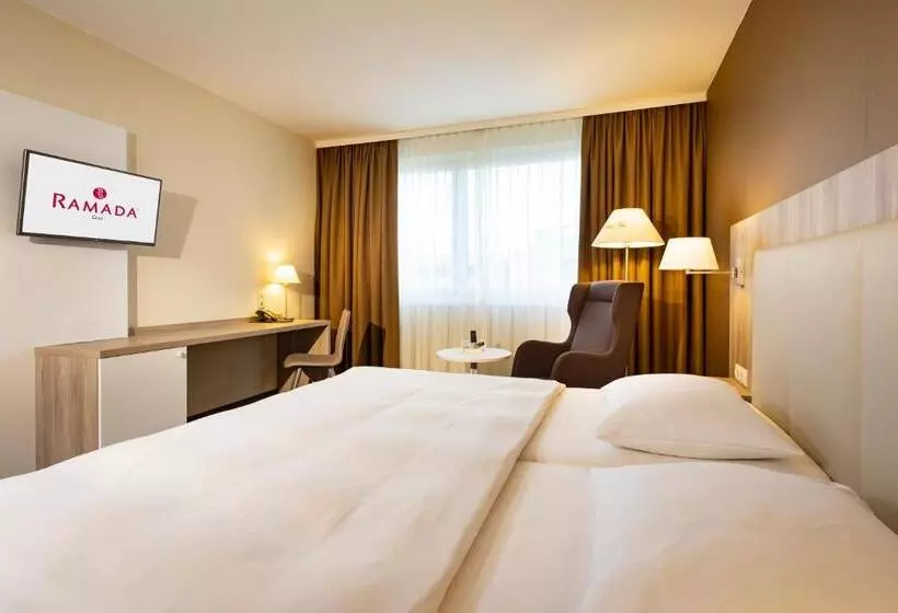 اتاق استاندارد با تخت بزرگ, Ramada Graz