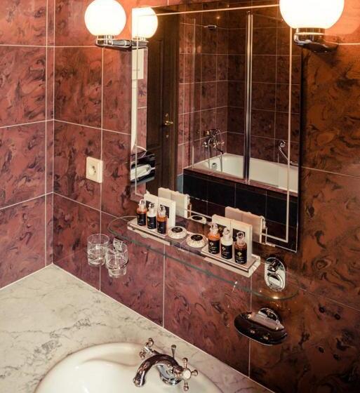 جناح ملكى, štekl