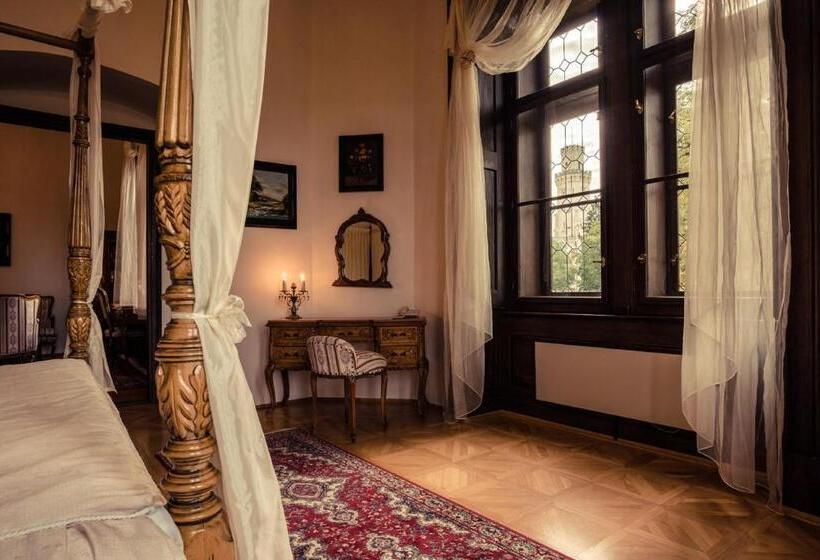 جناح ملكى, štekl