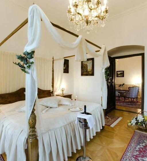 جناح ملكى, štekl