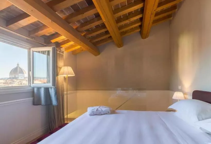 مجموعه ویستا شهر, Palazzo Castri 1874 Hotel & Spa