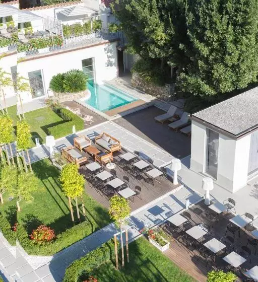 مجموعه ویستا شهر, Palazzo Castri 1874 Hotel & Spa