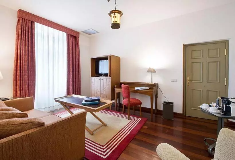 سوییت جونیور, Parador De Limpias