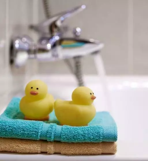 キングサイズベッドのデラックスルーム, Pullman Kuala Lumpur City Centre Hotel & Residences