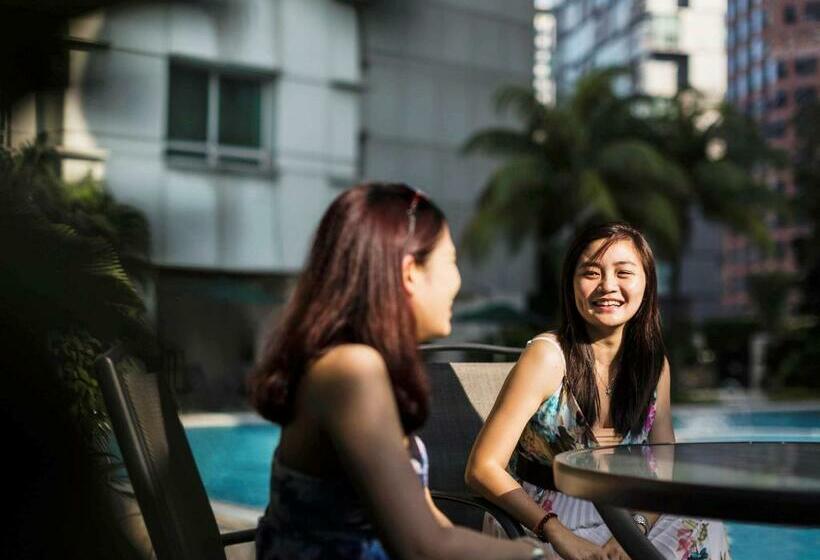 Номер Deluxe Кровать Кинг, Pullman Kuala Lumpur City Centre Hotel & Residences
