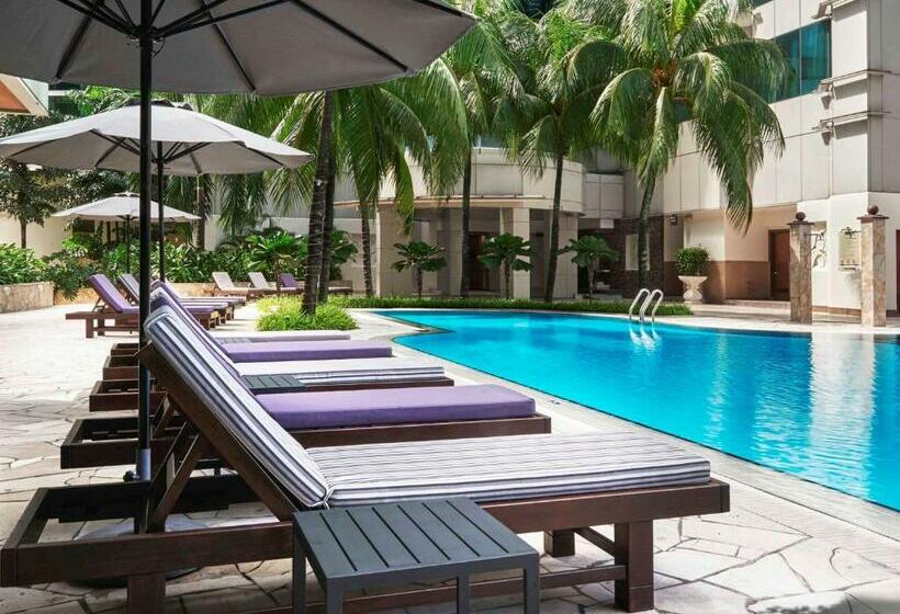 اتاق اجرایی با تخت بزرگ, Pullman Kuala Lumpur City Centre Hotel & Residences