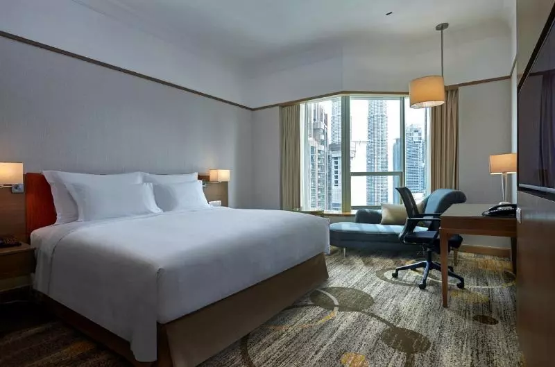 キングサイズベッドのデラックスルーム, Pullman Kuala Lumpur City Centre Hotel & Residences