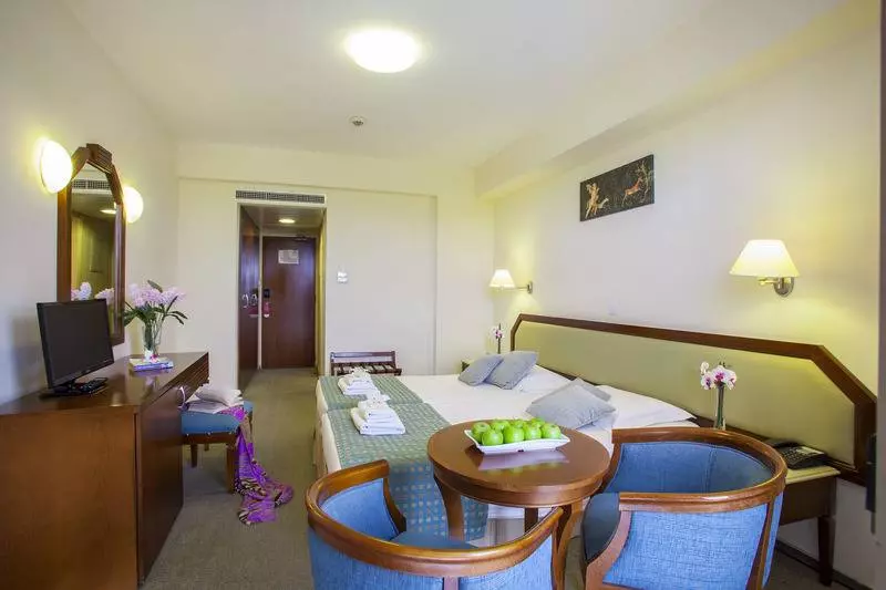 キングサイズベッドのデラックスルーム, Pullman Kuala Lumpur City Centre Hotel & Residences