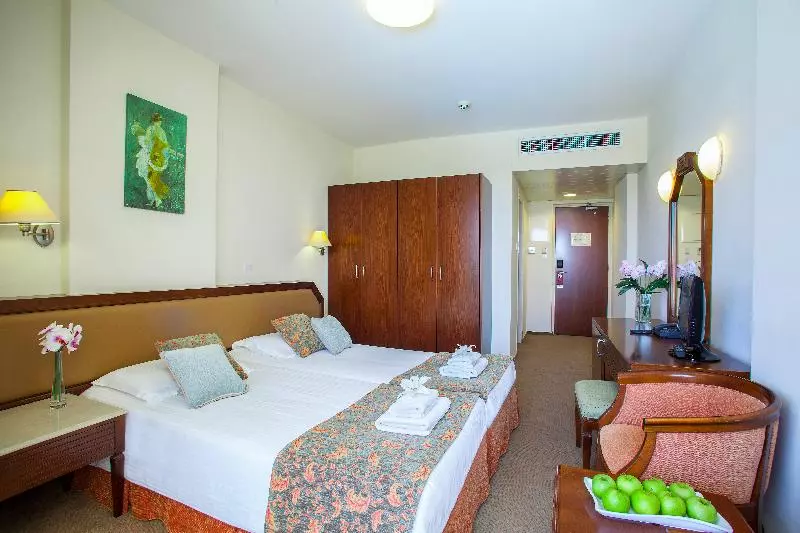 キングサイズベッドのデラックスルーム, Pullman Kuala Lumpur City Centre Hotel & Residences