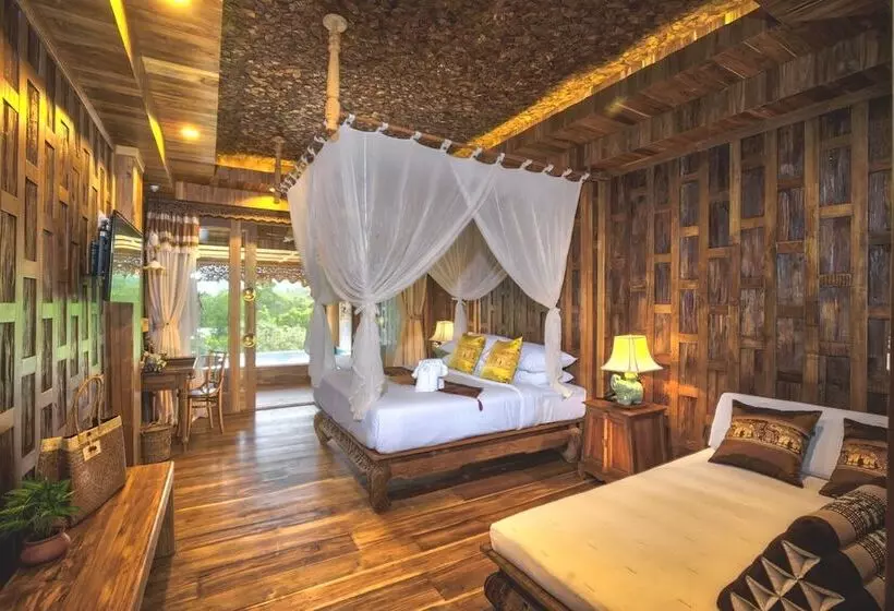 سوئیت با چشم‌انداز, Santhiya Tree Koh Chang Resort