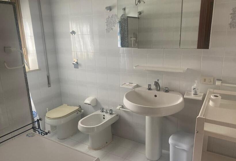 Вилла Deluxe 2 Спальни, Villa Panoramica Sul Mare