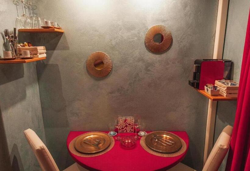 اتاق لوکس, Terre Dell Amore