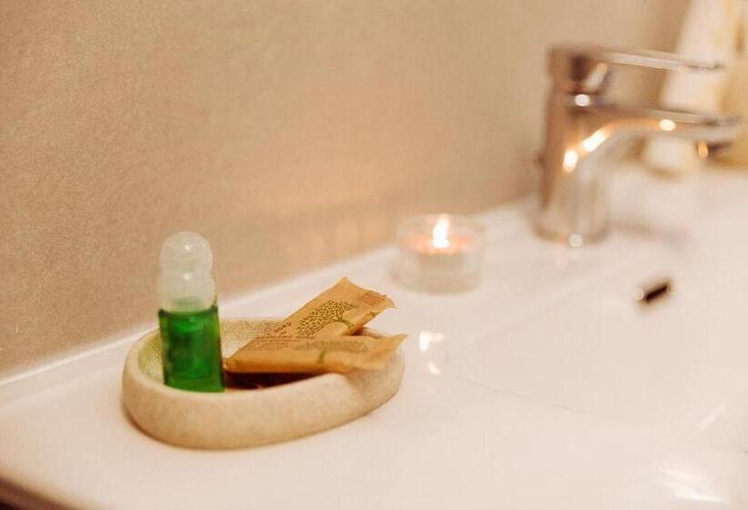 سوئیت جونیور با استخر, Terre Dell Amore