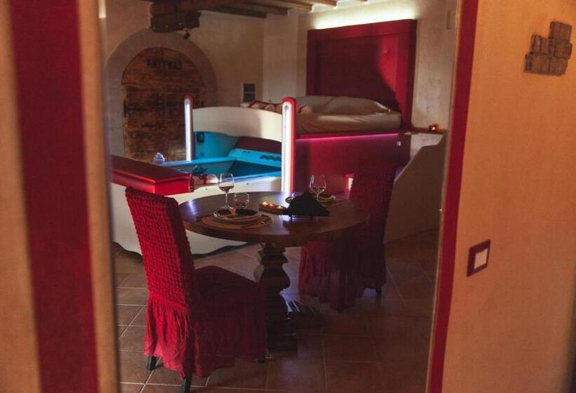 سوئیت جونیور با استخر, Terre Dell Amore