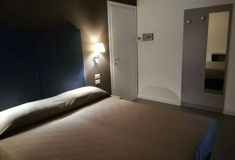 スタンダードルーム, Garda Guest House