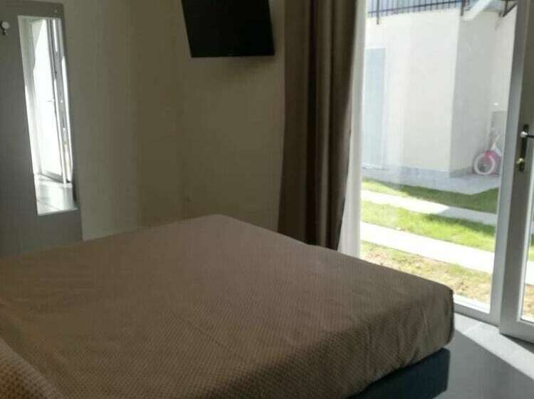 Четырехместный Номер Стандарт, Garda Guest House