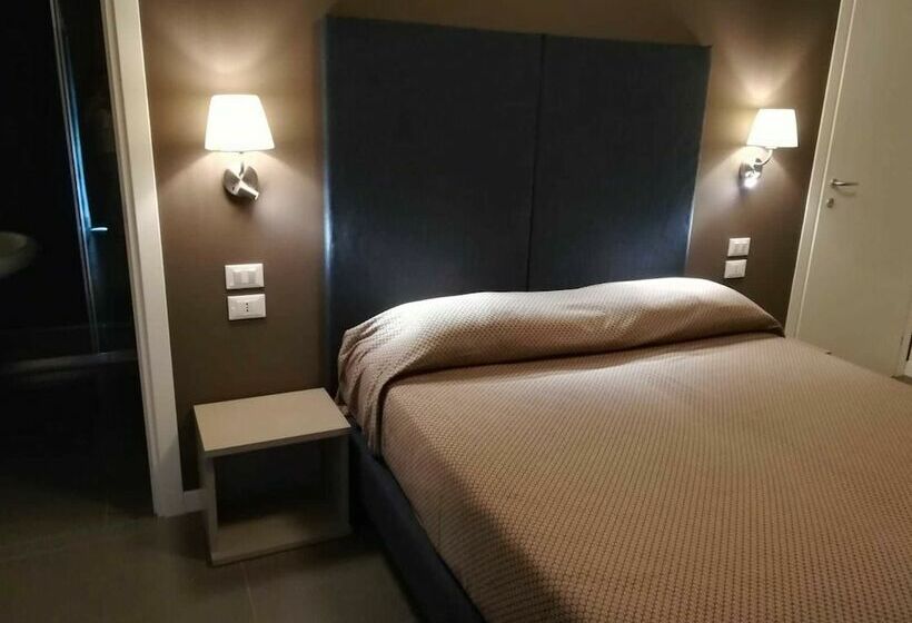 Четырехместный Номер Стандарт, Garda Guest House