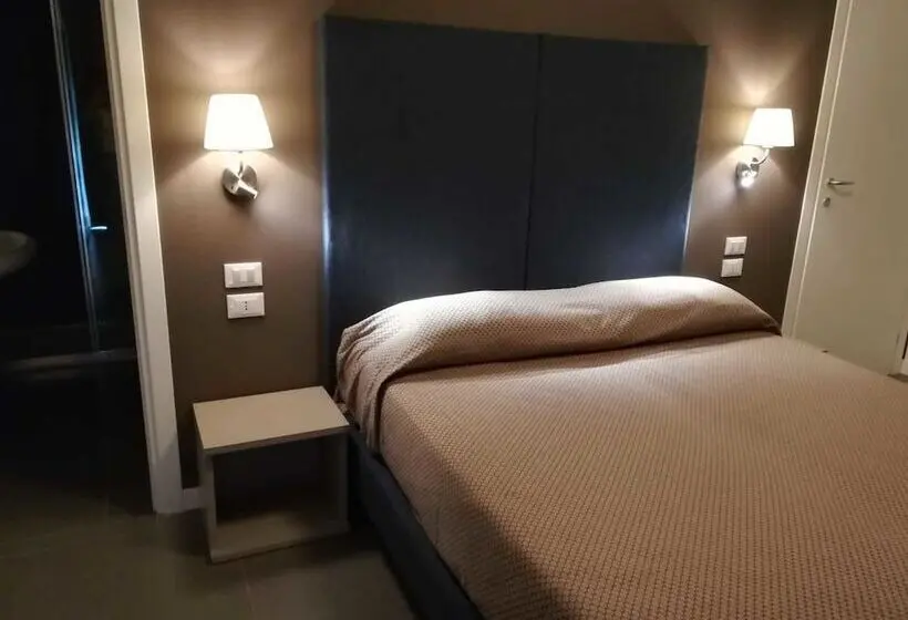 スタンダードトリプルルーム, Garda Guest House