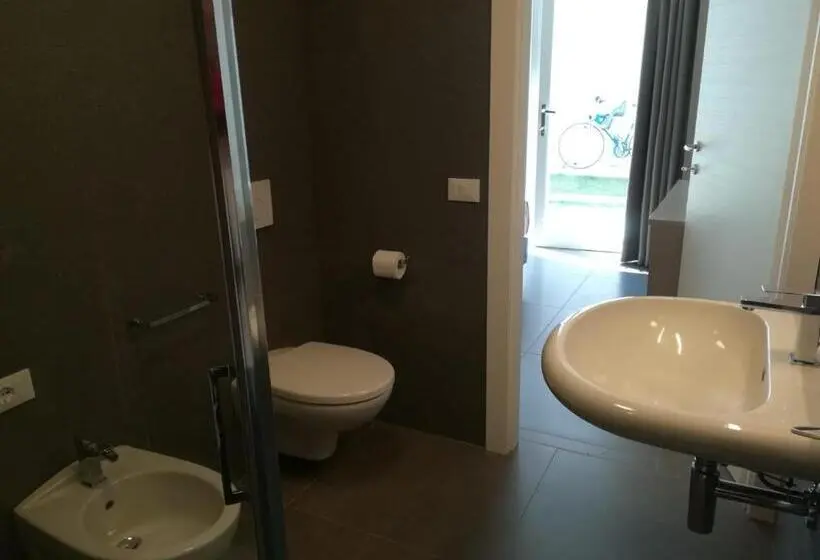 スイート（家族用）, Garda Guest House