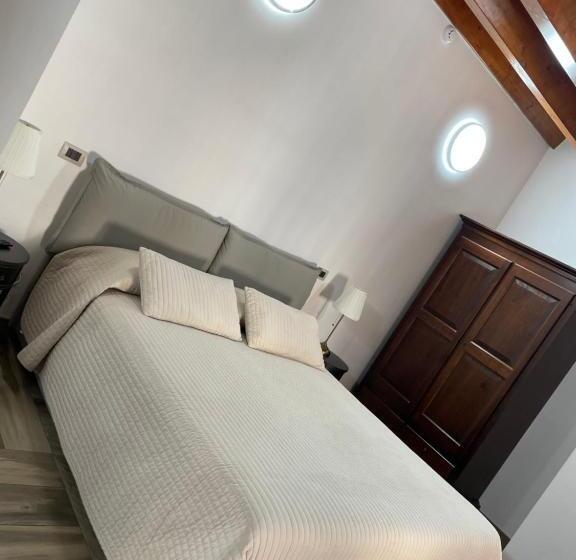 غرفة قياسية ثلاثية, Palazzo Candida B&b