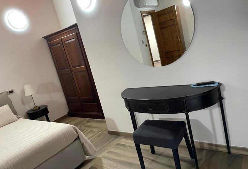 غرفة قياسية ثلاثية, Palazzo Candida B&b