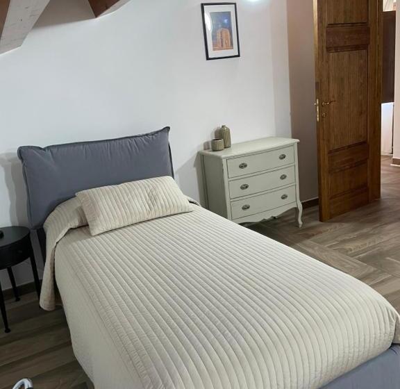 غرفة قياسية ثلاثية, Palazzo Candida B&b