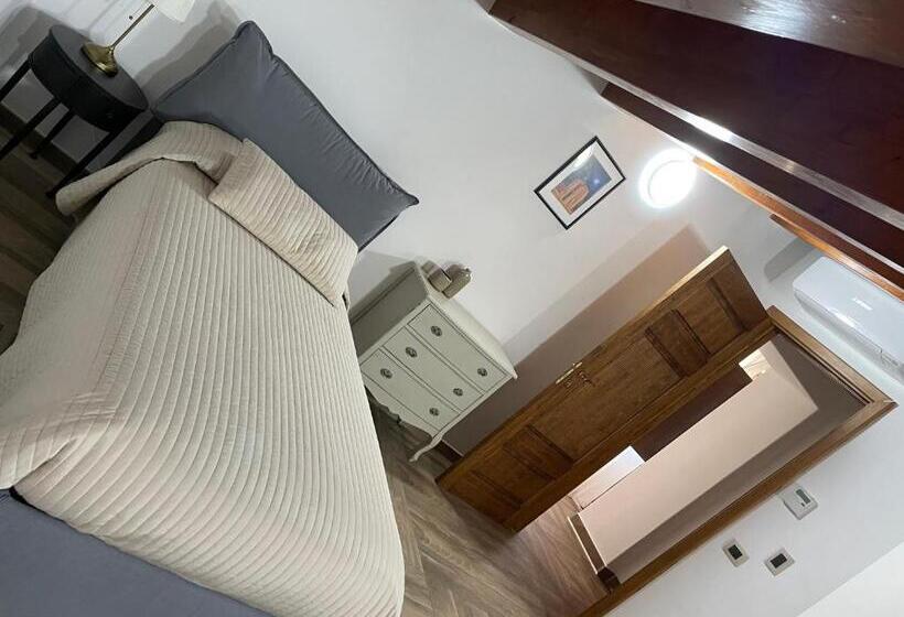 غرفة قياسية ثلاثية, Palazzo Candida B&b