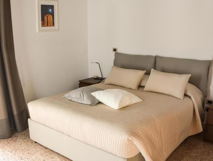 غرفة قياسية مزوَّدة بشُرفة, Palazzo Candida B&b