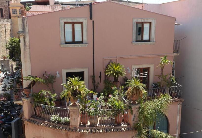 شقة غرفة واحدة مزودة بتراس, Al Duomo Rooms & Flats