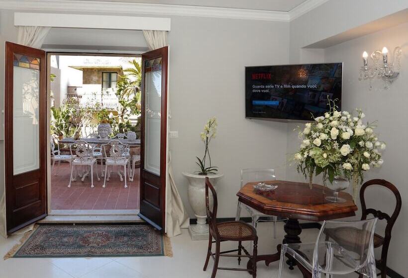 شقة غرفة واحدة مزودة بتراس, Al Duomo Rooms & Flats