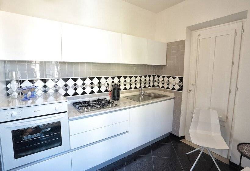 شقة غرفة واحدة مزودة بتراس, Al Duomo Rooms & Flats