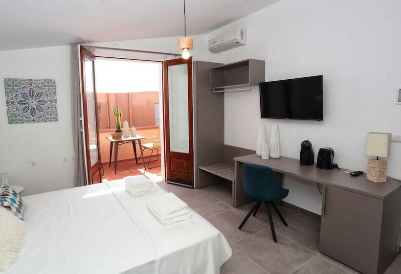 غرفة قياسية مزوَّدة بتراس, Al Duomo Rooms & Flats