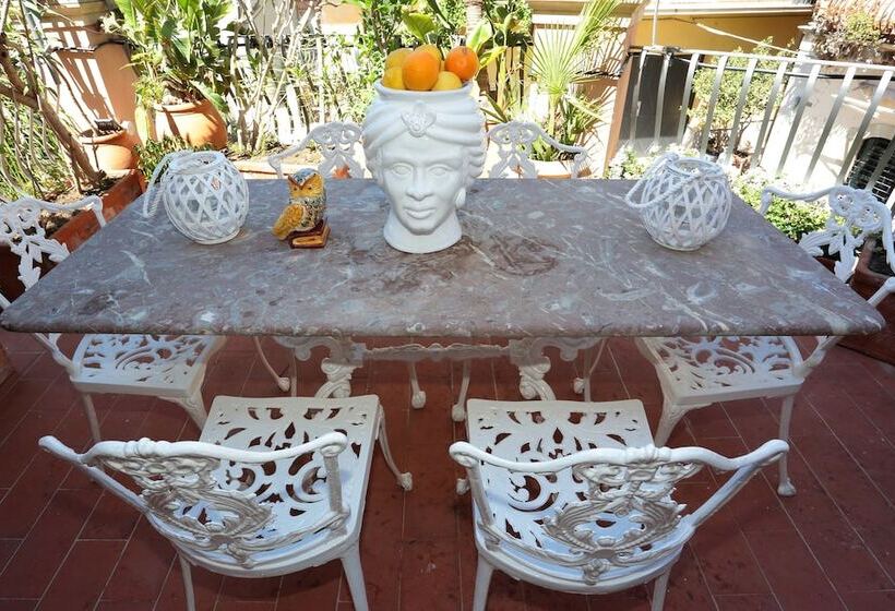 شقة غرفة واحدة مزودة بتراس, Al Duomo Rooms & Flats